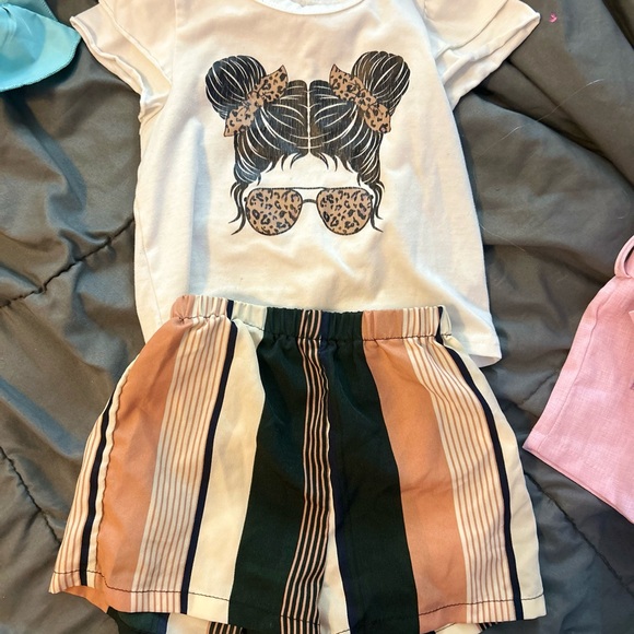 Blue Ruffle Top and Patterned Pants Set - Picture 3 of 7